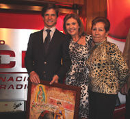 Rebeca Padilla y Anita Cervantes, con “El Juli” y el Trofeo “Fiesta Brava”
